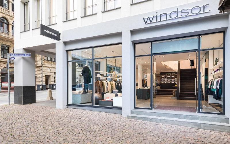Münch+Münch Windsor-Store Frankfurt - Außenansicht mit Blick in den Store