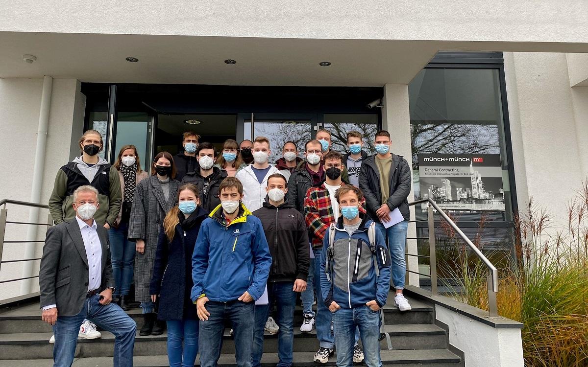 Münch+Münch Besuch Fachschule Michelstadt – Gruppenfoto