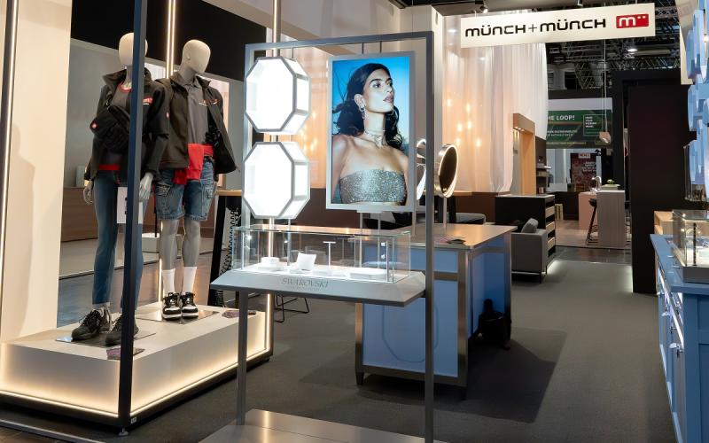 Münch+Münch EuroShop Rückblick 2026 - Swarovski-Möbel und Cube von Strauss