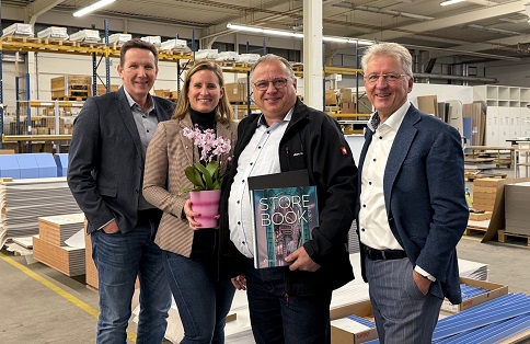 Münch+Münch - Jubilar umrahmt von der Geschäftsleitung