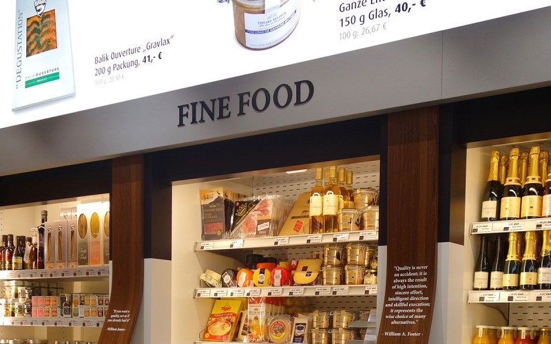 Münch+Münch Projekt Caviar House & Prunier Retail Store Flughafen Frankfurt - Regaldetail mit Fine-Food-Produkten