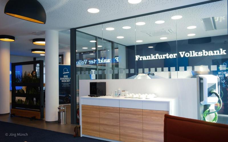 Münch+Münch Frankfurter Volksbank Filialen der Zukunft - SB-Terminals im Glaskubus