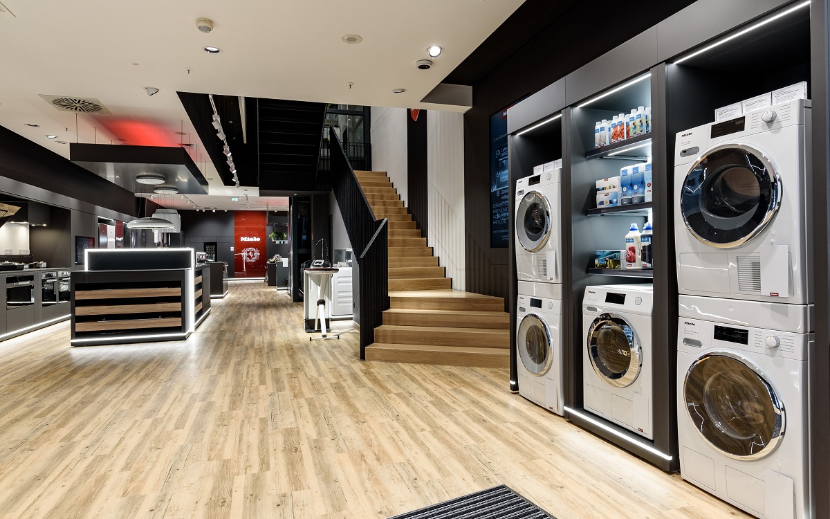 Münch+Münch Miele Display Concept 2.0 - Shopfläche mit Weiße-Ware-Präsenter