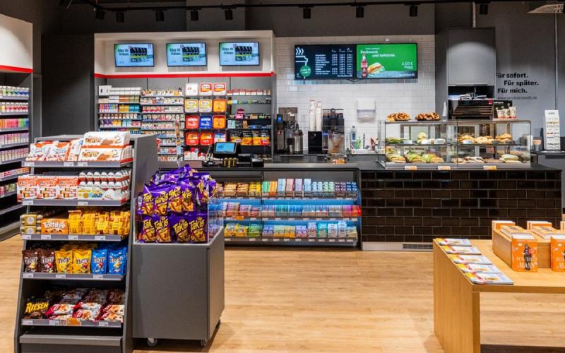 Münch+Münch Relay Paderborn Hbf - Blick auf den Snack-Verkaufstresen