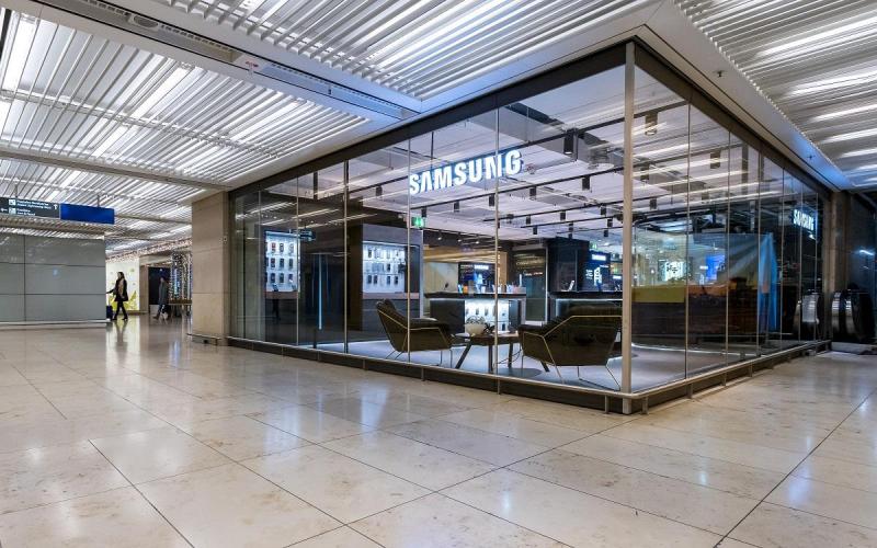 Münch+Münch Samsung Store Flughafen Frankfurt - Verglaste Front und Loungebereich