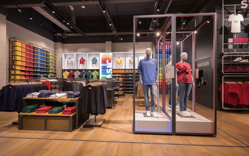 Münch+Münch Strauss - Warenpräsentation in farbig sortierten Stapeln