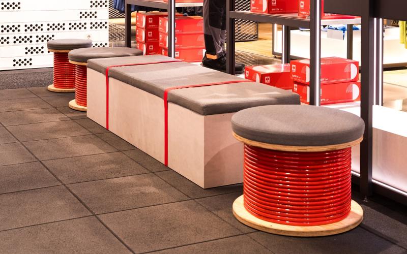 Münch+Münch Strauss - Kabeltrommeln als umfunktionierte Sitzgelegenheit