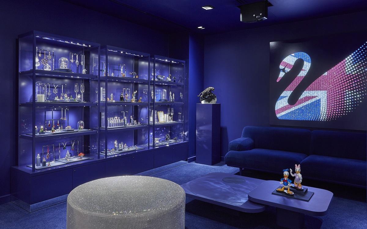 Münch+Münch Projekt Swarovski - Forerunner Store London Blue Room mit Kristallexponaten