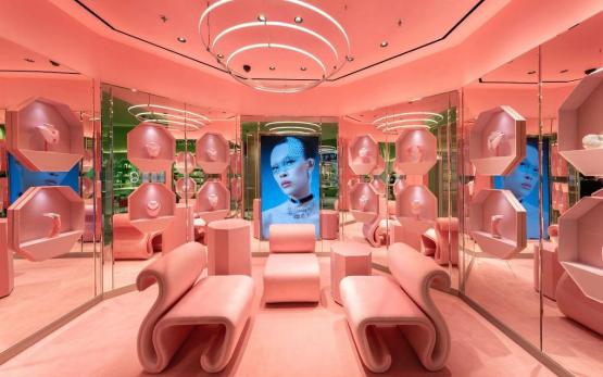 Münch+Münch Swarovski WonderLux Dubai - Storebereich in pink