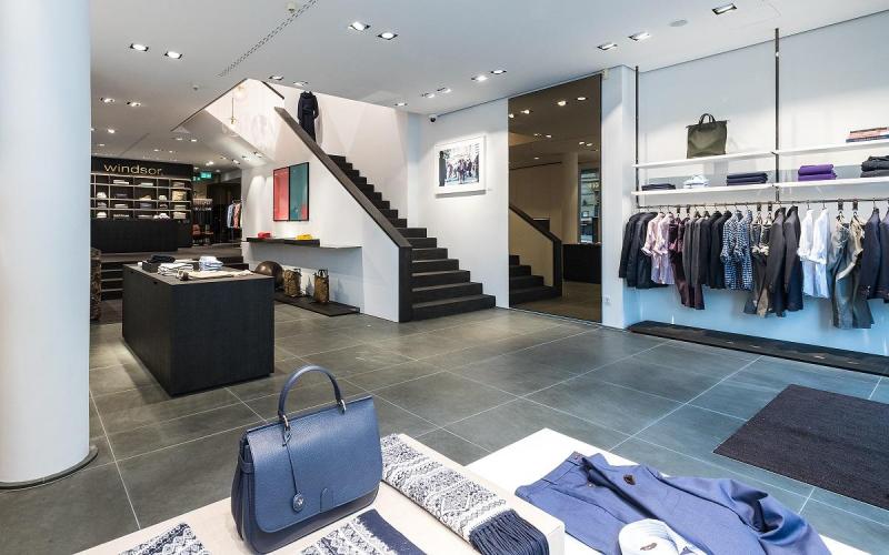 Münch+Münch Projekt Windsor-Store Frankfurt - Ladeneinrichtung Erdgeschoss und Treppenaufgang